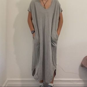 Free People long maxi v-neck dress with pockets!
